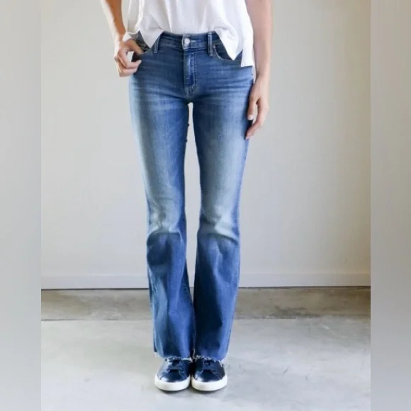 MOTHER DENIM EUC 26 
WEEKENDER FRAY IN “RACING
HEARTS” - Picture 10 of 14